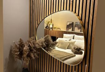 Maison Nina, Suite d   exception allows 18 year olds to book a room