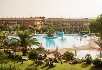 Ilunion Sancti Petri allows 18 year olds to book a room