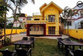 Marigold Villa with Swimming pool has Balcony rooms