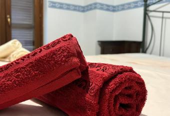 SantaRufinaHome has Balcony rooms