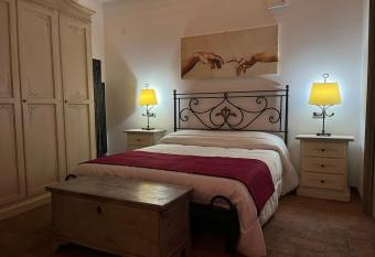 Le Arcate del Giglio - Luxury Suite has rooms with a private hot tub