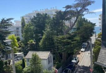 APPARTEMENT REFAIT A NEUF, IDEALEMENT SITU   allows 18 year olds to book a room