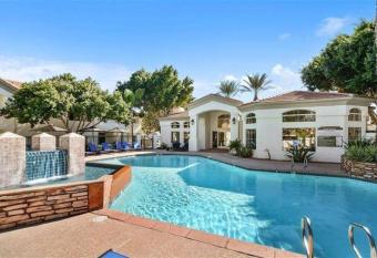 Charming 2/2 Resort Amenities has Balcony rooms