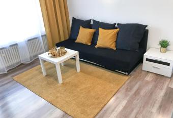 Sch  ne zentral gelegene Wohnung in der n  he von Mercedes-Benz has Balcony rooms