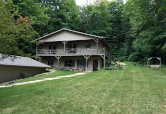 Michigan Winter Getaway! has Balcony rooms