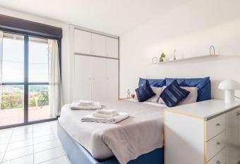 Belvedere Suite * * * * * vista unica su Firenze allows 18 year olds to book a room