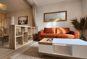 Les appartements de Louis allows 18 year olds to book a room