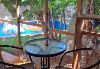 Casita de Madera Encuentro allows 18 year olds to book a room