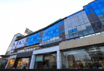 hotel shreenivas allows 18 year olds to book a room