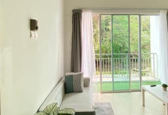 Cameron Highlands Executive Homestay has Balcony rooms