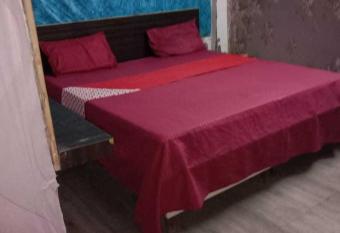 OYO 80540G Hotel Diamond allows 18 year olds to book a room