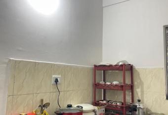 OYO Cozy Guest House allows 18 year olds to book a room