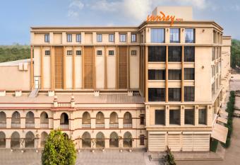 Sunday Hotel Vadodara allows 18 year olds to book a room