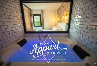 Le Maleville - Baln  o & Ascenseur allows 18 year olds to book a room