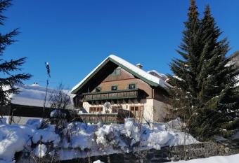 Landhaus am Bach has Balcony rooms