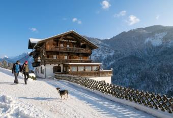 Alpengasthof Veitenhof allows 18 year olds to book a room