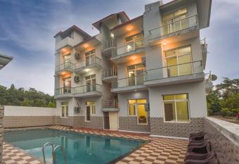 Jungle Corbett Castle has Balcony rooms