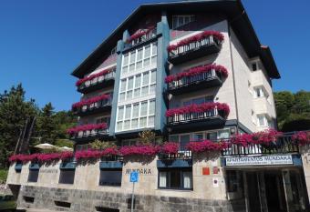 Apartamentos Mundaka has Balcony rooms