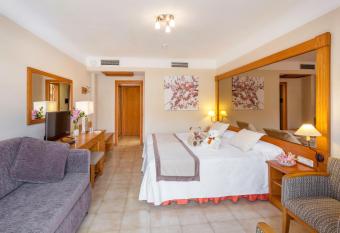 GF Fa  abe has Balcony rooms