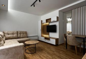 Vila Sara has Balcony rooms