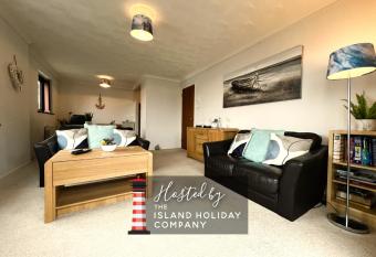 Brunswick Court has Balcony rooms