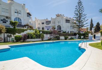 Medina del Zoco Mijas allows 18 year olds to book a room