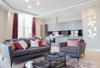 Luxury 2 Bedroom Apartment Near Train Station allows 18 year olds to book a room