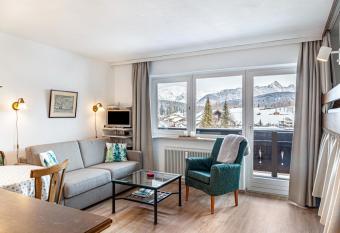 Haus Excelsior Top 22 has Balcony rooms