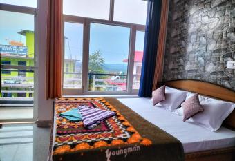 Kalika Guest House has Balcony rooms