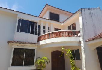 Sunrise Villa Mombasa has Balcony rooms