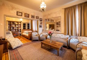 Zlatanov Residence has Balcony rooms