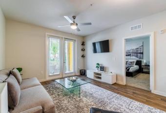 Chic Contemporary Apt 1st Floor With Garage Parking Pets ok with fee has Balcony rooms