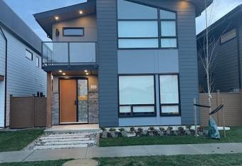 Lux 4-bed home in Tsawwassen allows 18 year olds to book a room