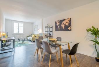 Bel appartement type 3 allows 18 year olds to book a room