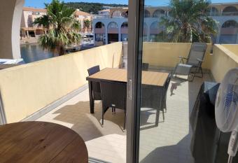 Grand T2 proche de la mer has Balcony rooms