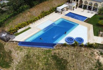 Caba  a con jacuzzi privado en condominio 28 has rooms with a private hot tub