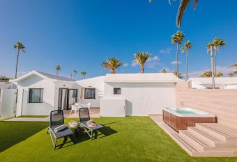 Club Maspalomas Suites & Spa - Adults Only allows 18 year olds to book a room