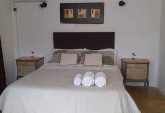 Bella Vista allows 18 year olds to book a room