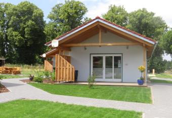 Weserberglandalm allows 18 year olds to book a room