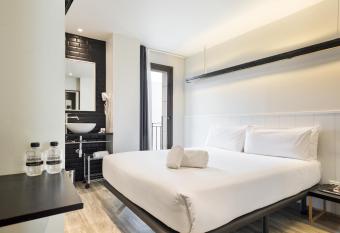 Acta BCN 40 allows 18 year olds to book a room