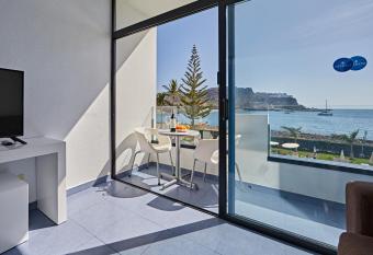 Lovely View has Balcony rooms