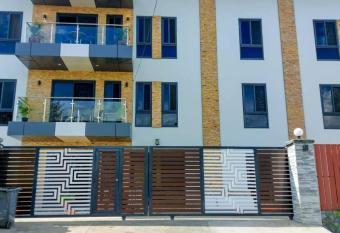 Breeze Apartments has Balcony rooms