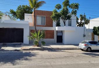 CASA ADRIANs has Balcony rooms