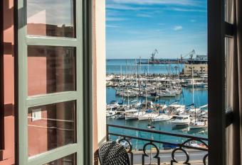 The Blossom Collection in Heraklion City Center allows 18 year olds to book a room