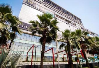 Taj Studios-Serviced Studio Apartment Gour city Mall has Balcony rooms