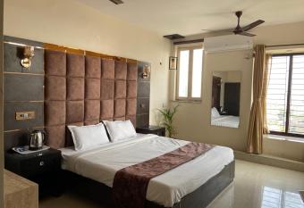 The Aster Penthouse has Smoking/Balcony rooms