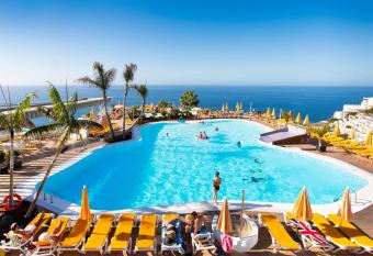 Hotel Riosol allows 18 year olds to book a room