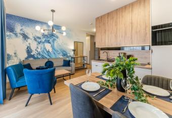 Sunset Resort III 100 m do pla  y has Balcony rooms