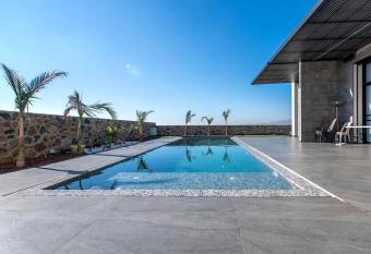                       allows 18 year olds to book a room