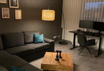 Beautiful apartment with 60 m2 top location in Cologne to Work & Relax allows 18 year olds to book a room